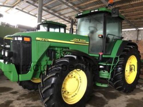 John Deere 8210R specificaties